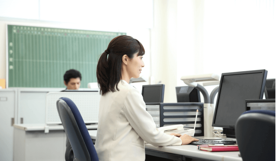 学校で使用する生徒・教員用パソコンの選び方